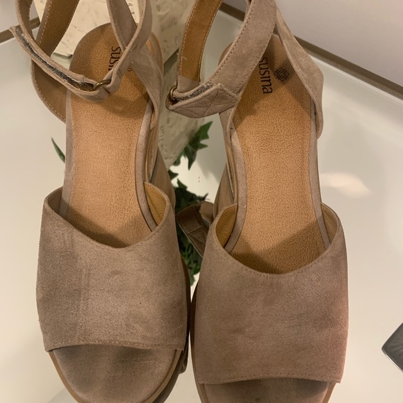 Susina Genuine Leather Sandals - Picture 2 of 6